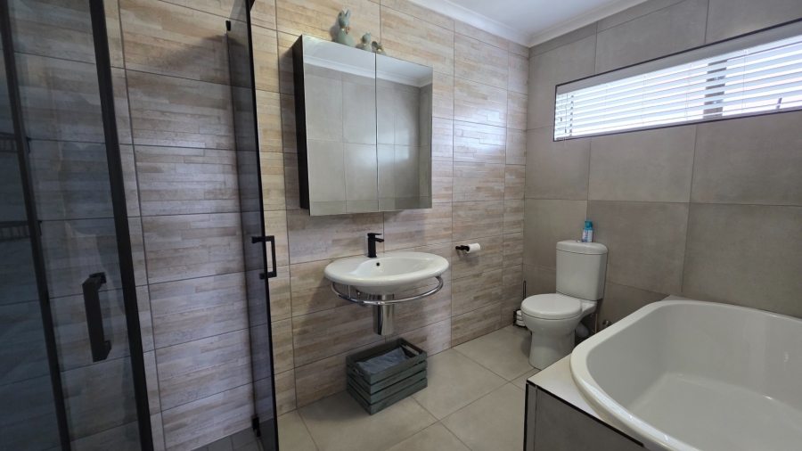 3 Bedroom Property for Sale in Island View Western Cape
